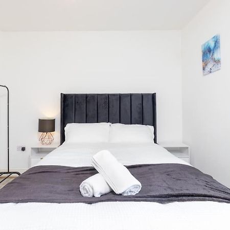 Nuneaton Retreat - City Centre - Parking - Train Luaran gambar