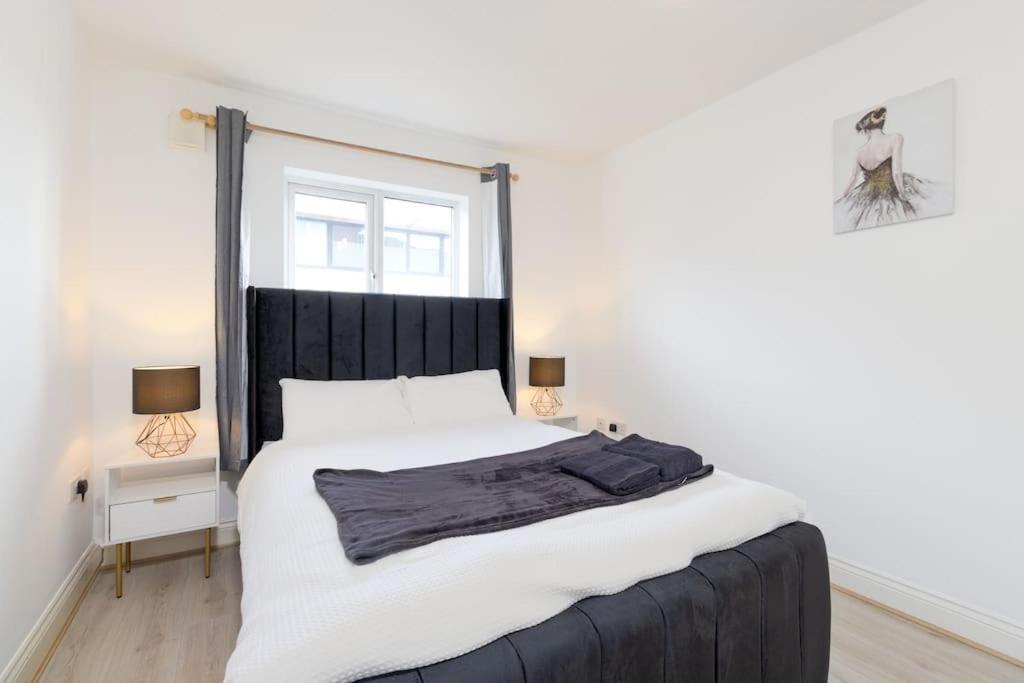 Nuneaton Retreat - City Centre - Parking - Train Luaran gambar